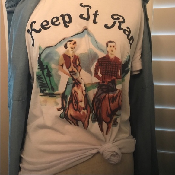 🦋 WESTERN THEME TEE SHIRT SIZE MEDIUM - Picture 5 of 6